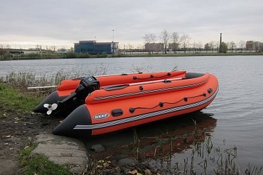 Лодка ПВХ Reef Тритон 420F