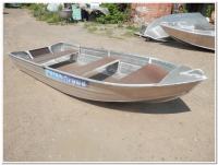 Алюминиевая лодка Вятка-Профи 38 c консолью.