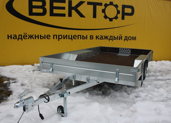 Прицеп ЛАВ 81013А (колея 1780) с каркасом и тентом с аэродинамическим скосом