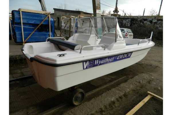 Катер Wyatboat-430DCM (стеклопластиковый тримаран)