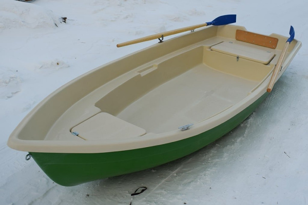 Лодка пластиковая Тортилла 4 с Рундуками