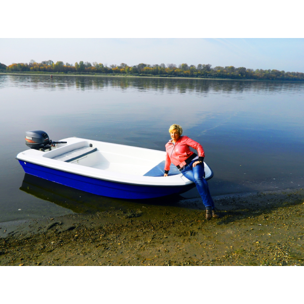 Лодка пластиковая Wyatboat 430 (стеклопластиковый тримаран)