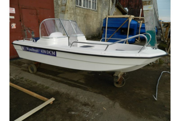 Катер Wyatboat-430DCM (стеклопластиковый тримаран)