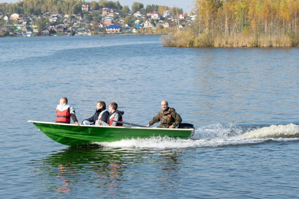 Лодка пластиковая Легант-425 ПРО