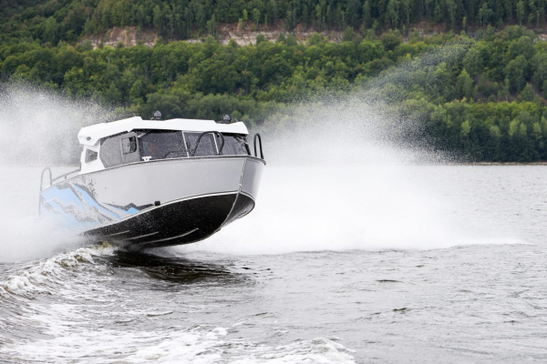 Катер Салют Realcraft 700 Cabin