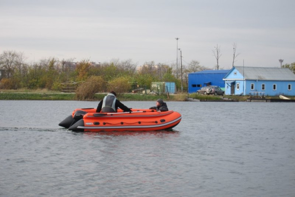 Лодка ПВХ Reef Тритон 390F