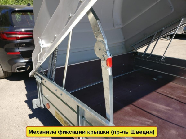 Прицеп ЛАВ-81012С с пластиковой крышкой "Jaxal" (Швеция)