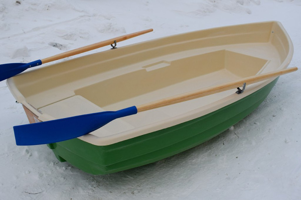 Лодка пластиковая Тортилла 305 с Рундуком
