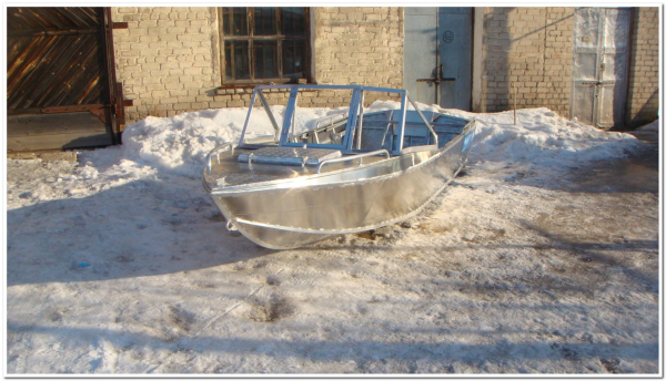 Алюминиевая лодка Вятка-Шило модернизированная.