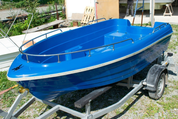 Лодка пластиковая Легант-400