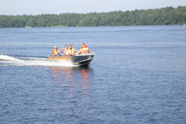 Катер Wellboat-46 консоль