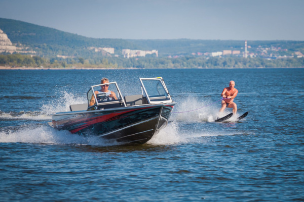 Катер Салют RealCraft 470