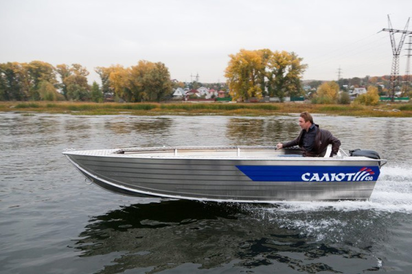Катер Салют-430Р