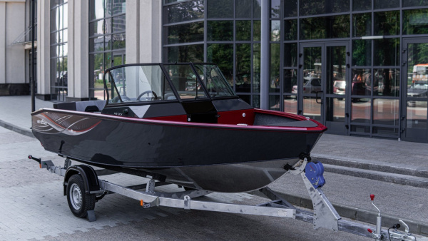 Катер Windboat 4.9 DCX
