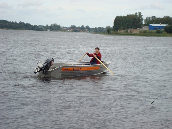 Алюминиевая лодка Wellboat-46 румпельное управление