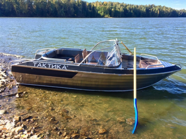 Катер Тактика 390 DC